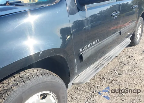 2010 Chevrolet Suburban 1500 Lt1 из США, поврежденный, VIN 1GNUKJE32AR101498